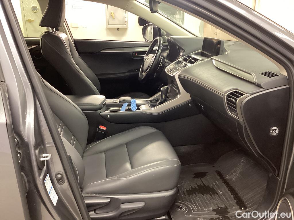 Lexus  NX 300h Business AWD Skinn Kamera **CAR TESTED 2025-06-16** #7