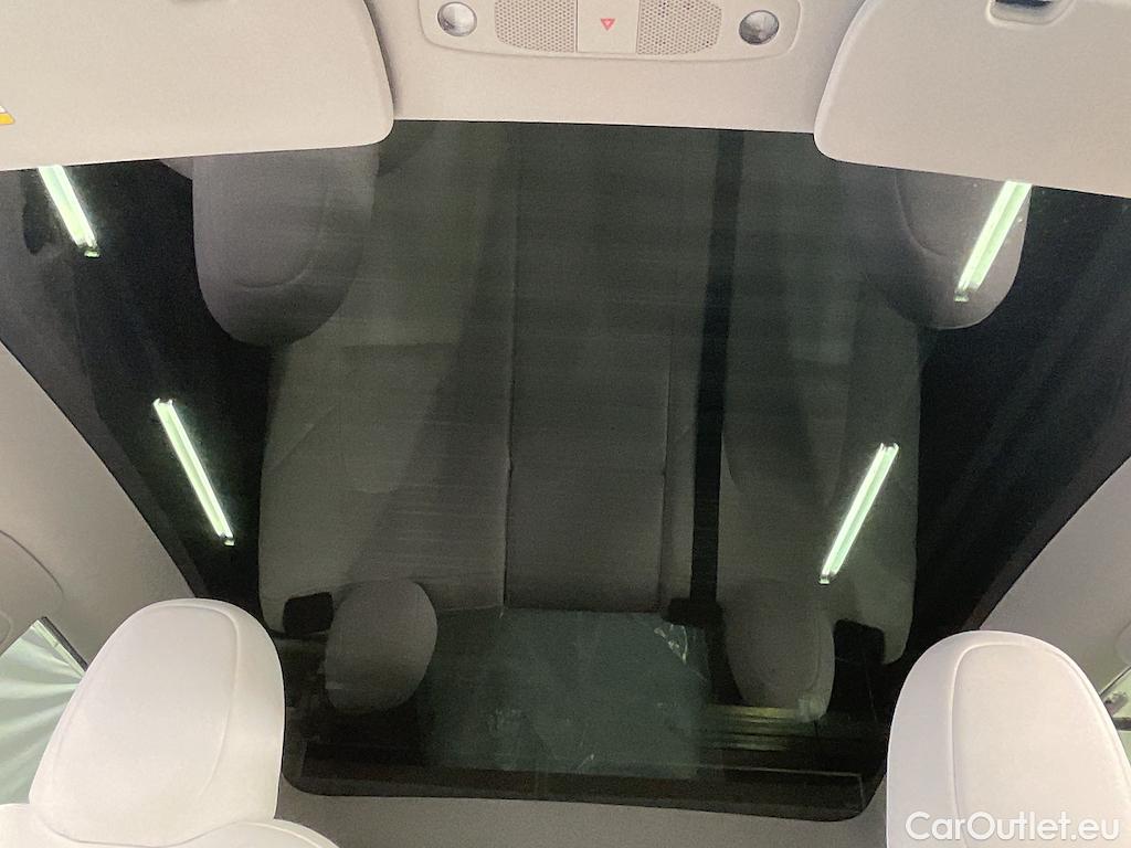 Tesla  Model Y Standard Range #17