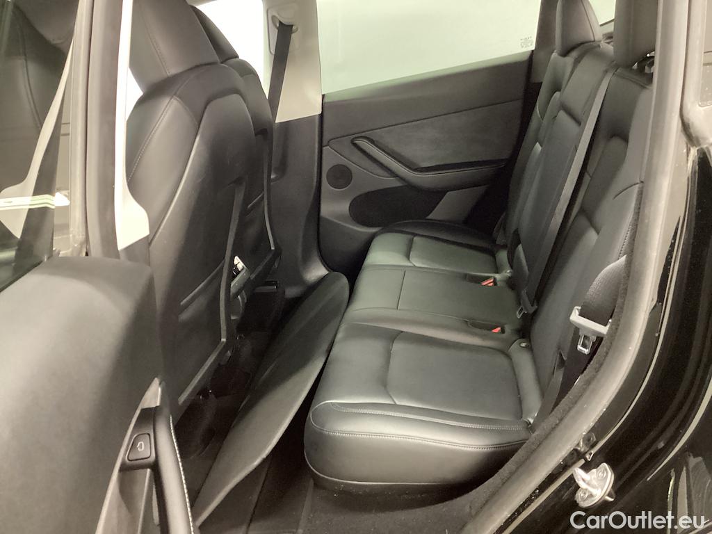 Tesla  Model Y Long Range AWD #12