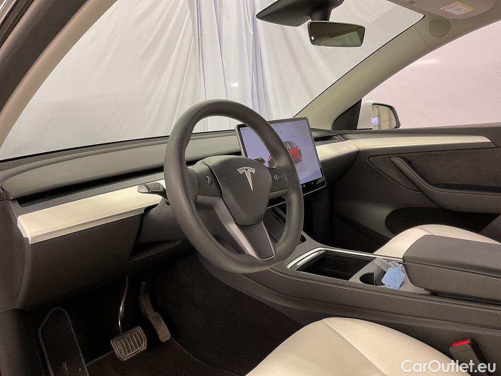 Tesla  Model Y Standard Range #12