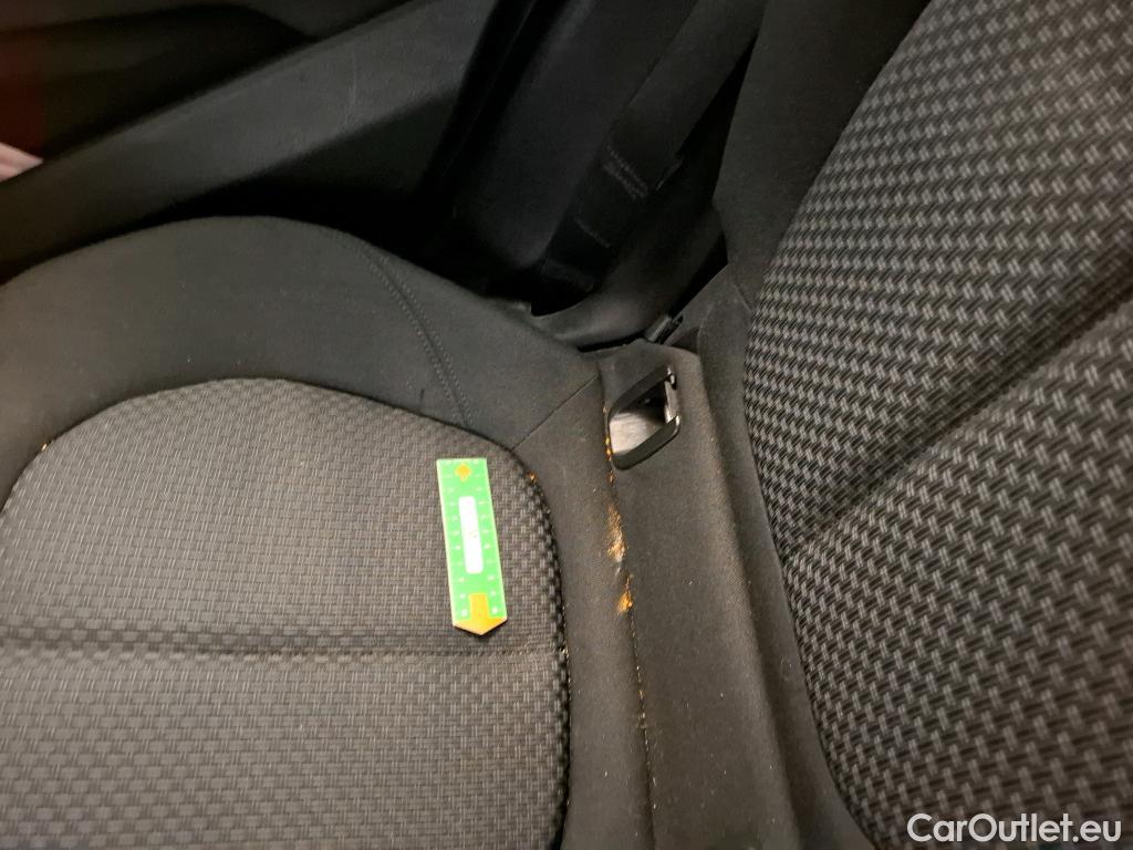  Bmw  X1 Série  sDrive18i Lounge 1.5 140CV BVA7 E6dT #32