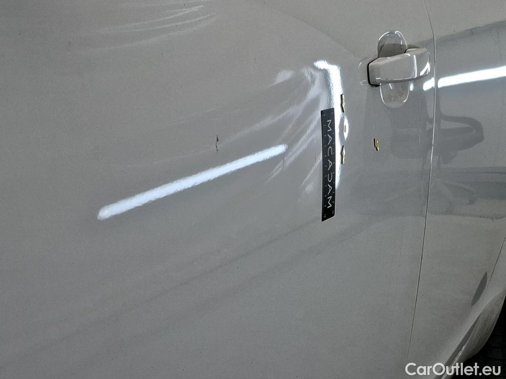  Opel  Insignia OPEL  5p Berline 1.6 CDTi 136 Auto Cosmo #85