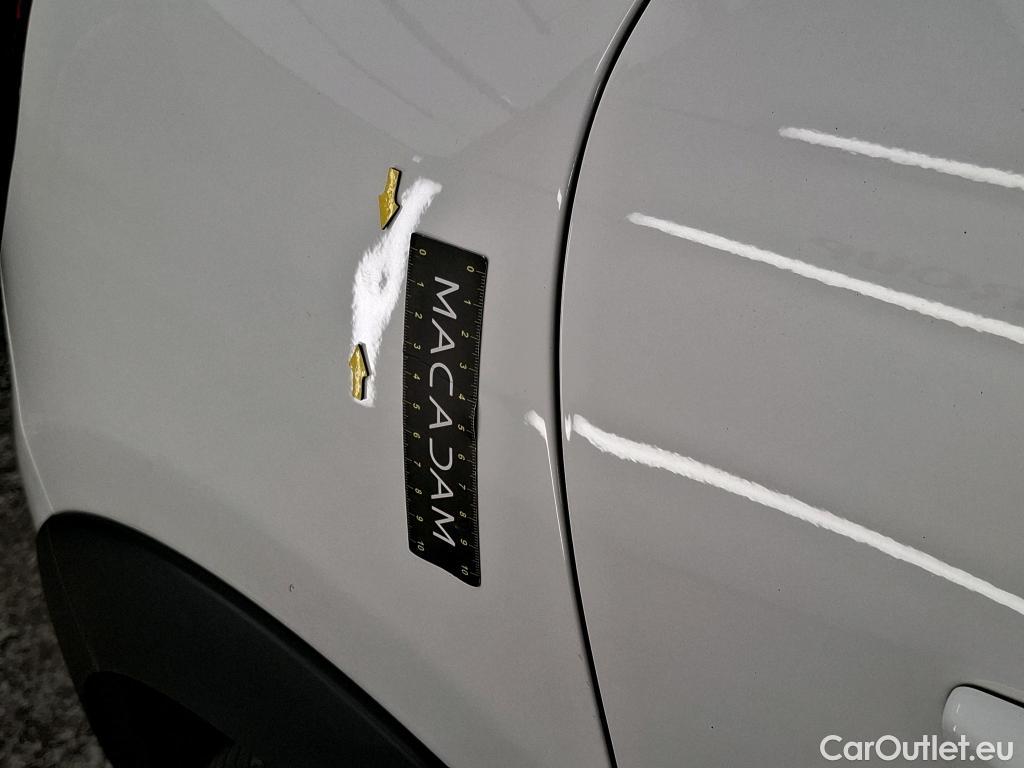  Citroen  C3 CITROEN  / 2016 / 5P / Berline PureTech 110 S&S BVM Feel #4