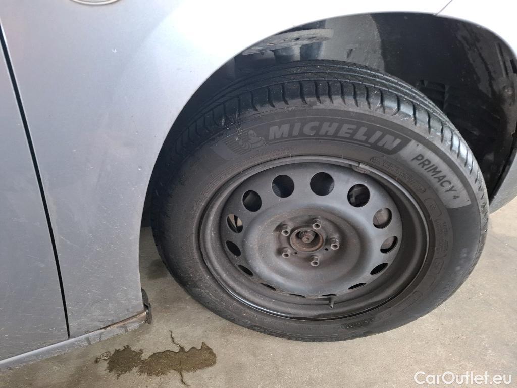  Citroen  Berlingo CITROEN  / 2018 / 5P / monospace Taille XL PureTech 130 S&S EAT8 Shine #22