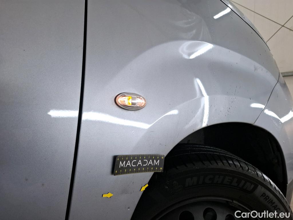  Citroen  Berlingo CITROEN  / 2018 / 5P / monospace Taille XL PureTech 130 S&S EAT8 Shine #26