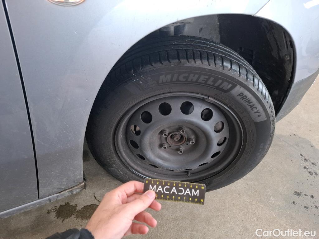  Citroen  Berlingo CITROEN  / 2018 / 5P / monospace Taille XL PureTech 130 S&S EAT8 Shine #33