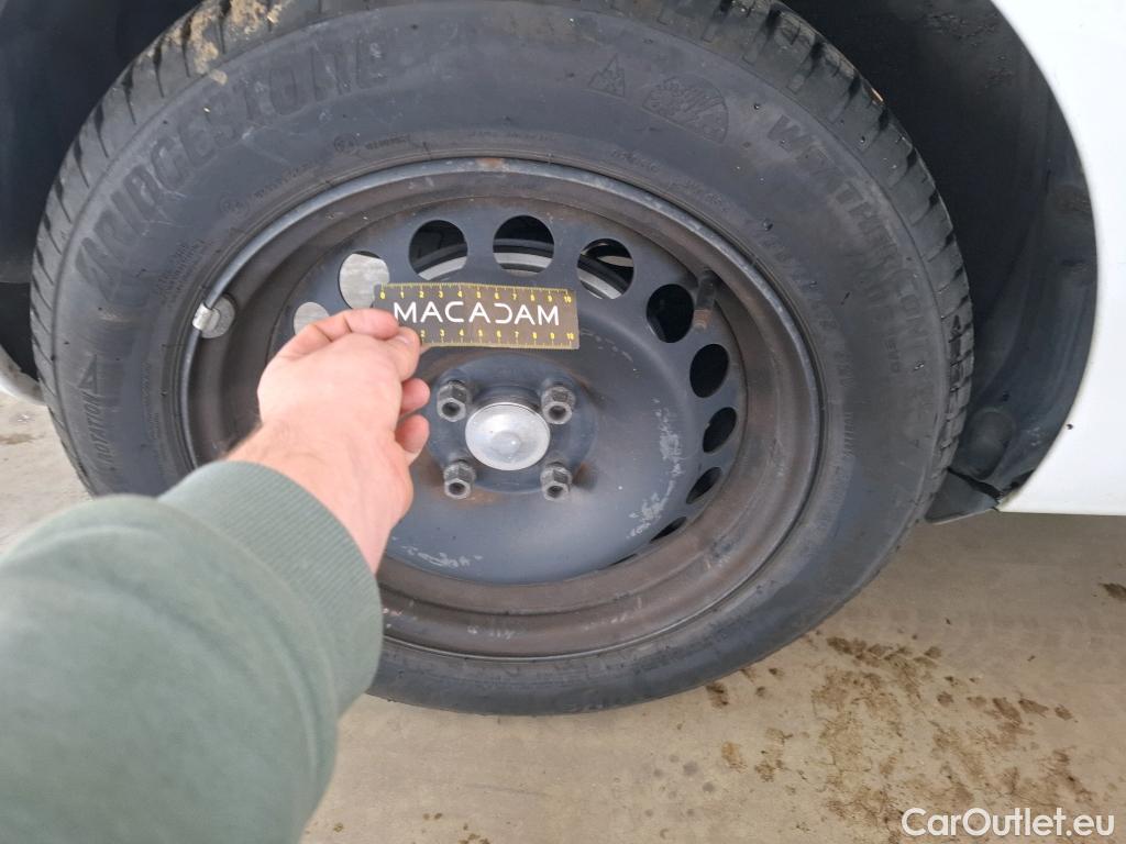  Renault  Clio RENAULT  Société VU 5p Berline Air Medianav dCi 75 - 18 #31