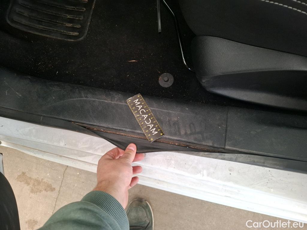  Peugeot  208  Active 1.2 PureTech 80CV BVM5 E6 #9