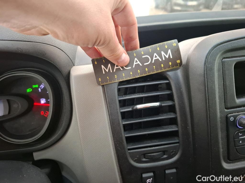  Renault  Trafic RENAULT  4p Combi Zen L1 Energy dCi 125 8 places #27