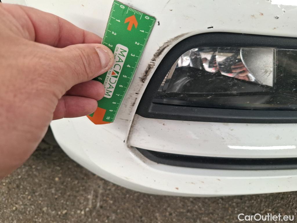  Volkswagen  Touran  Lounge Business BMT/Start-Stopp 2.0 TDI 120CV BVM6 E6d #13