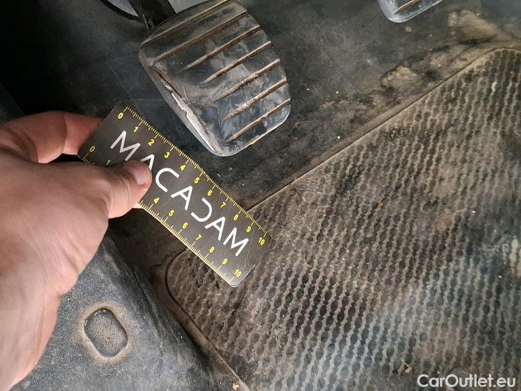  Renault  Trafic RENAULT  4p Combi Zen L1 Energy dCi 125 8 places #32