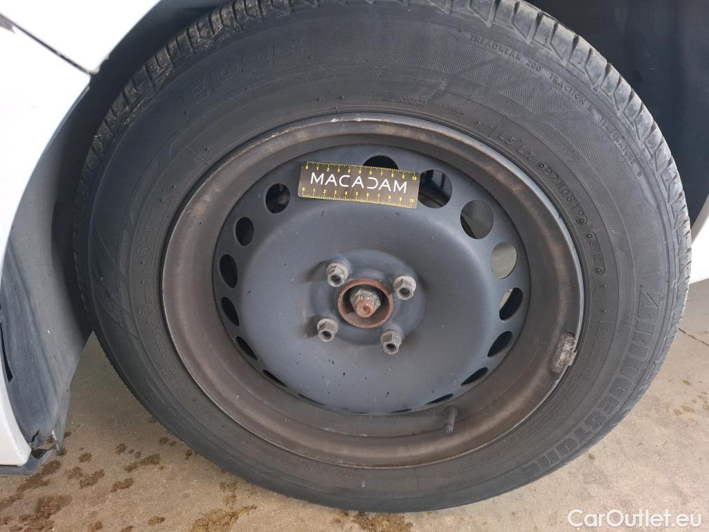  Renault  Clio RENAULT  Société VU 5p Berline Air Medianav dCi 75 - 18 #24