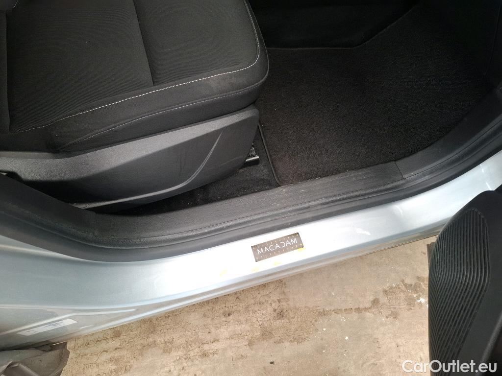  Renault  Captur  II Business 1.5 dCi 115CV BVA7 E6dT #14