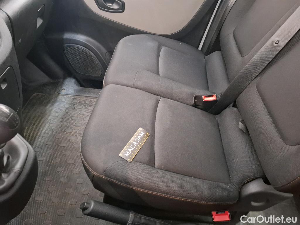  Renault  Trafic RENAULT  4p Combi Zen L1 Energy dCi 125 8 places #33
