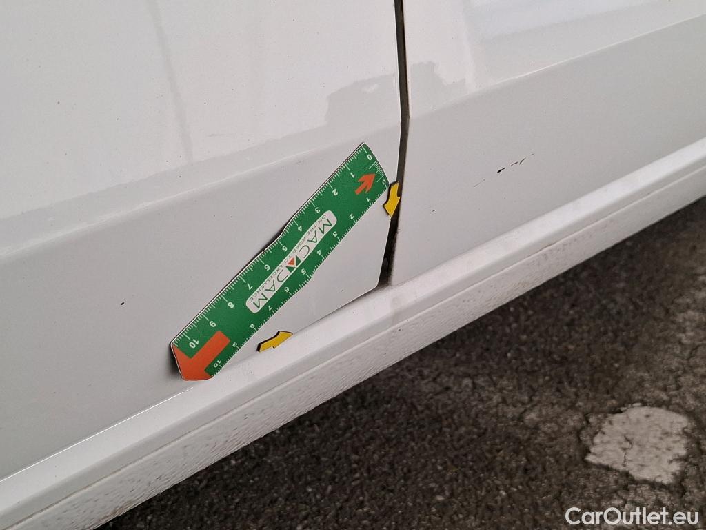  Volkswagen  Touran  Lounge Business BMT/Start-Stopp 2.0 TDI 120CV BVM6 E6d #4