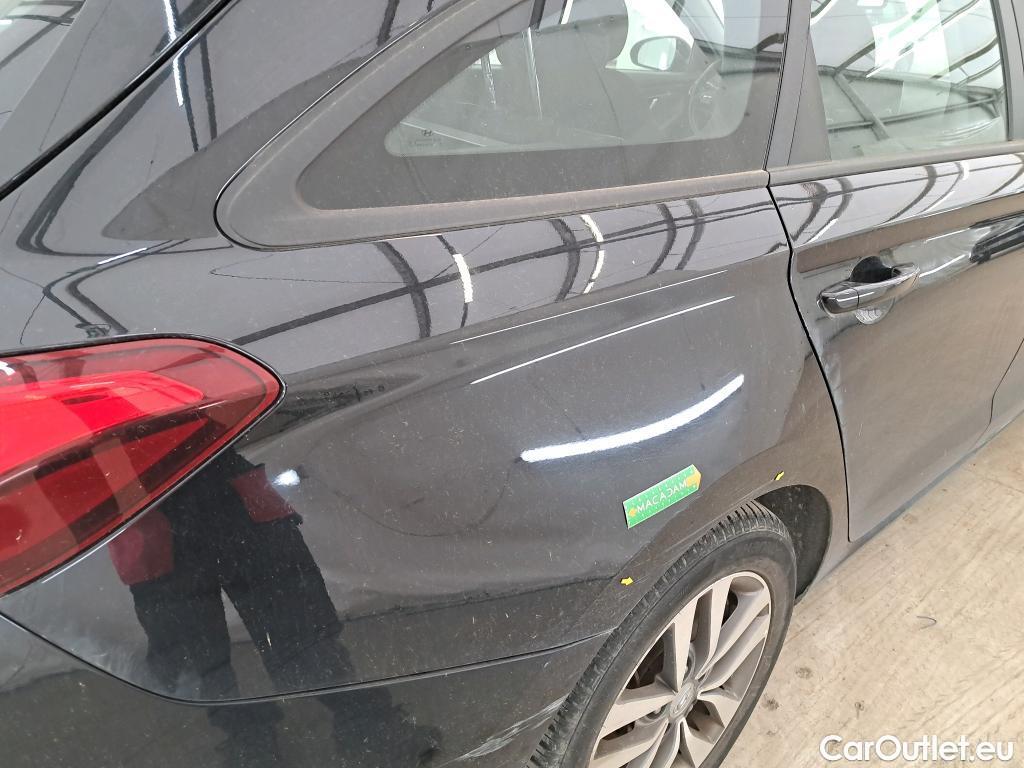  Hyundai  i30  cw Business 1.6 CRDi 115CV BVM6 E6dT #1