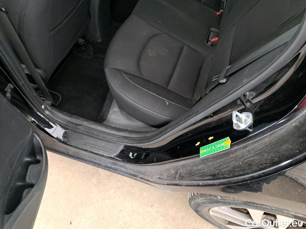  Hyundai  i30  cw Business 1.6 CRDi 115CV BVM6 E6dT #3