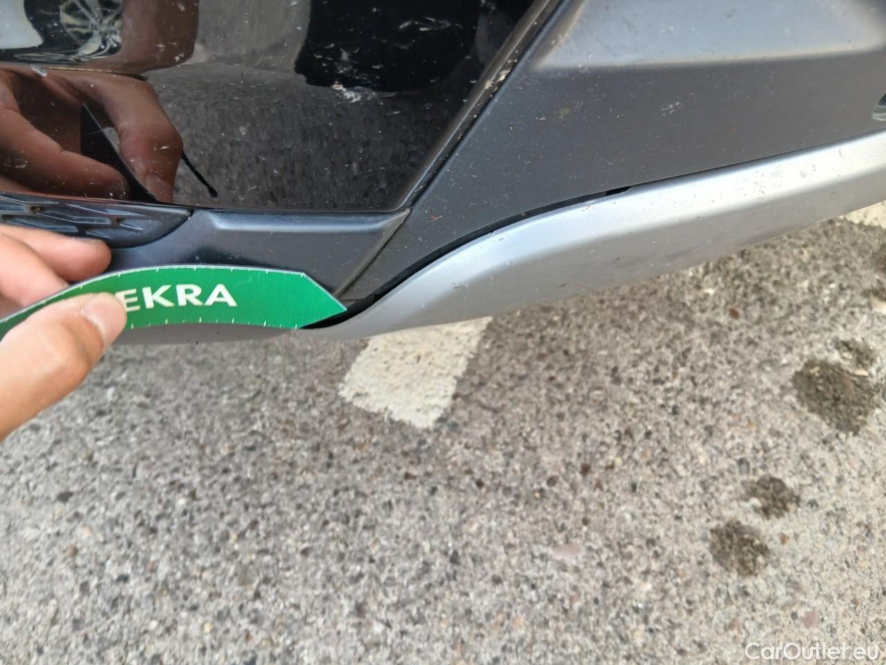  Land Rover  Discovery LAND ROVER  Sport / 2019 / 5P / todoterreno 2.0D I4- 150 PS AWD MHEV AT Standard #4