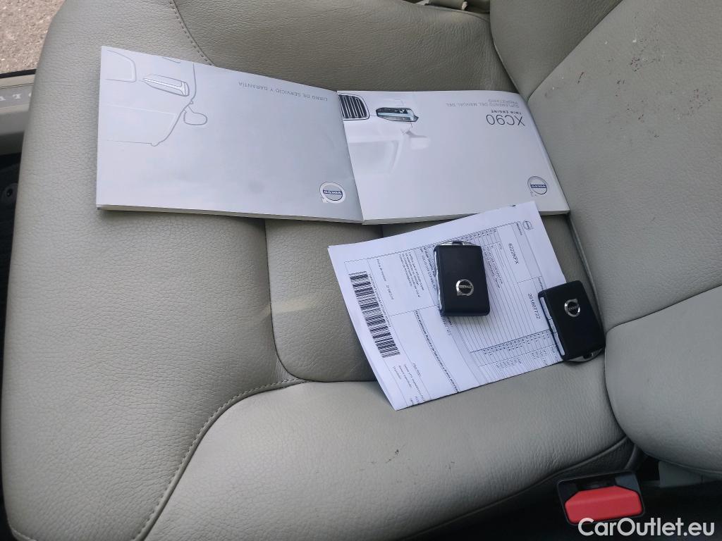  Volvo  XC90 VOLVO  / 2014 / 5P / todoterreno 2.0 T8 AWD Momentum Auto #24