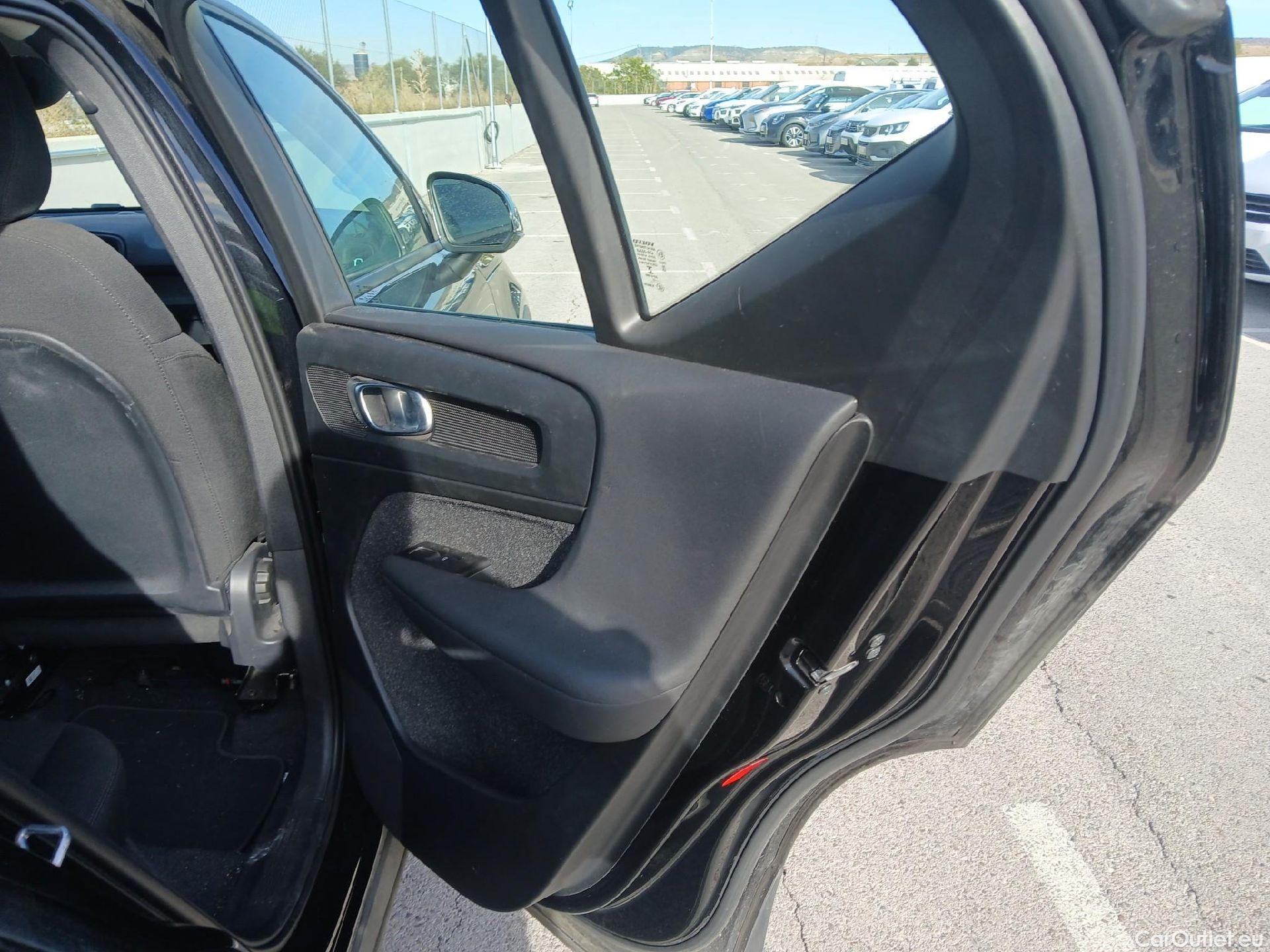  Volvo  XC 40 VOLVO XC40 / 2017 / 5P / todoterreno 1.5 T2 Momentum Core #4