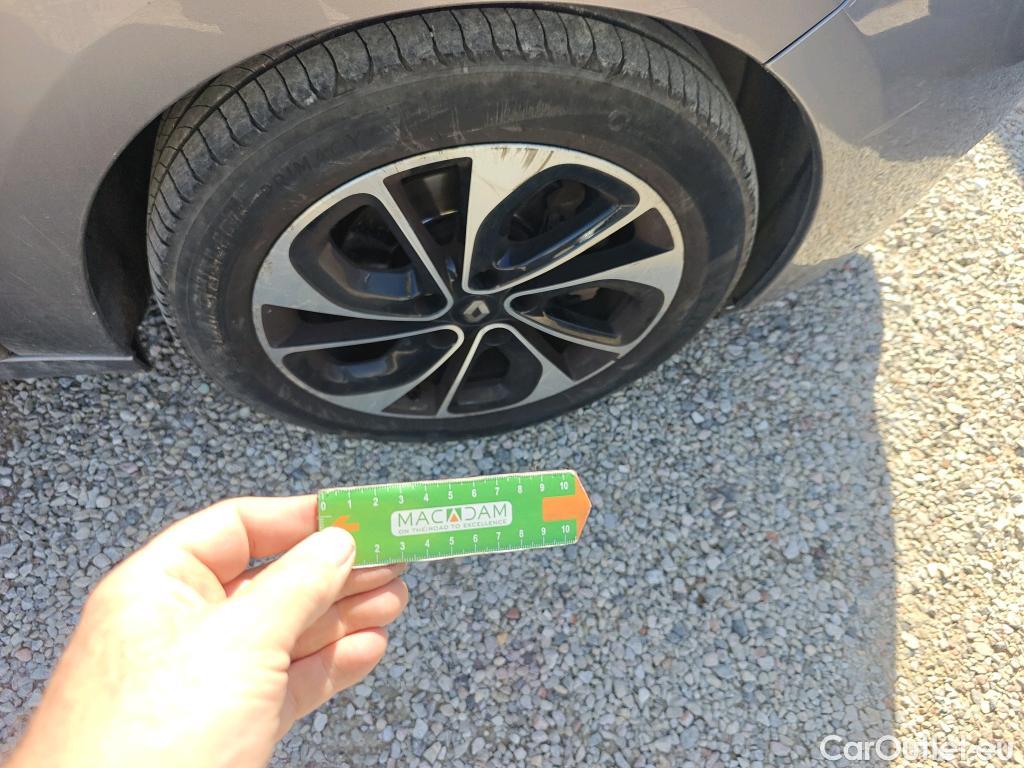  Renault  Scenic RENAULT SCÉNIC 5p 3G monovolumen compacto BOSE Energy dCi 130 eco2 Euro 6 #12