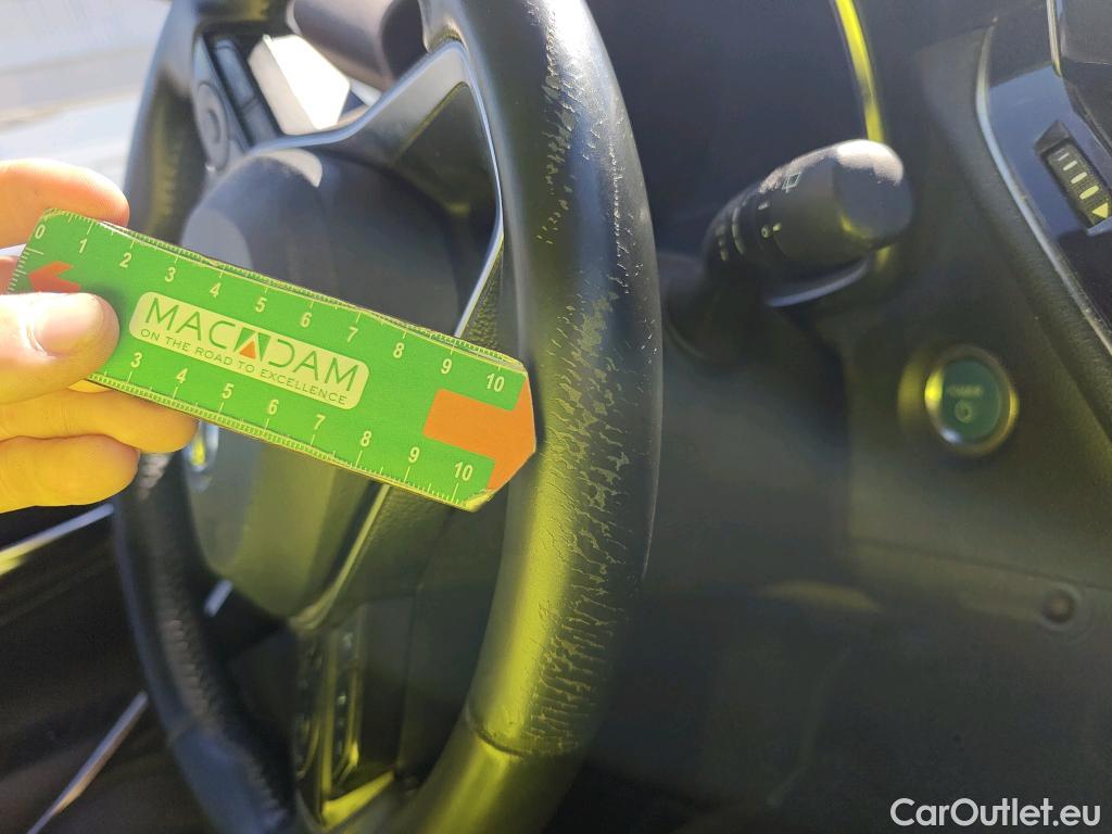  Toyota  Corolla TOYOTA  / 2019 / 5P / familiar 1.8 125H ACTIVE TECH E-CVT TOU SPORT #80