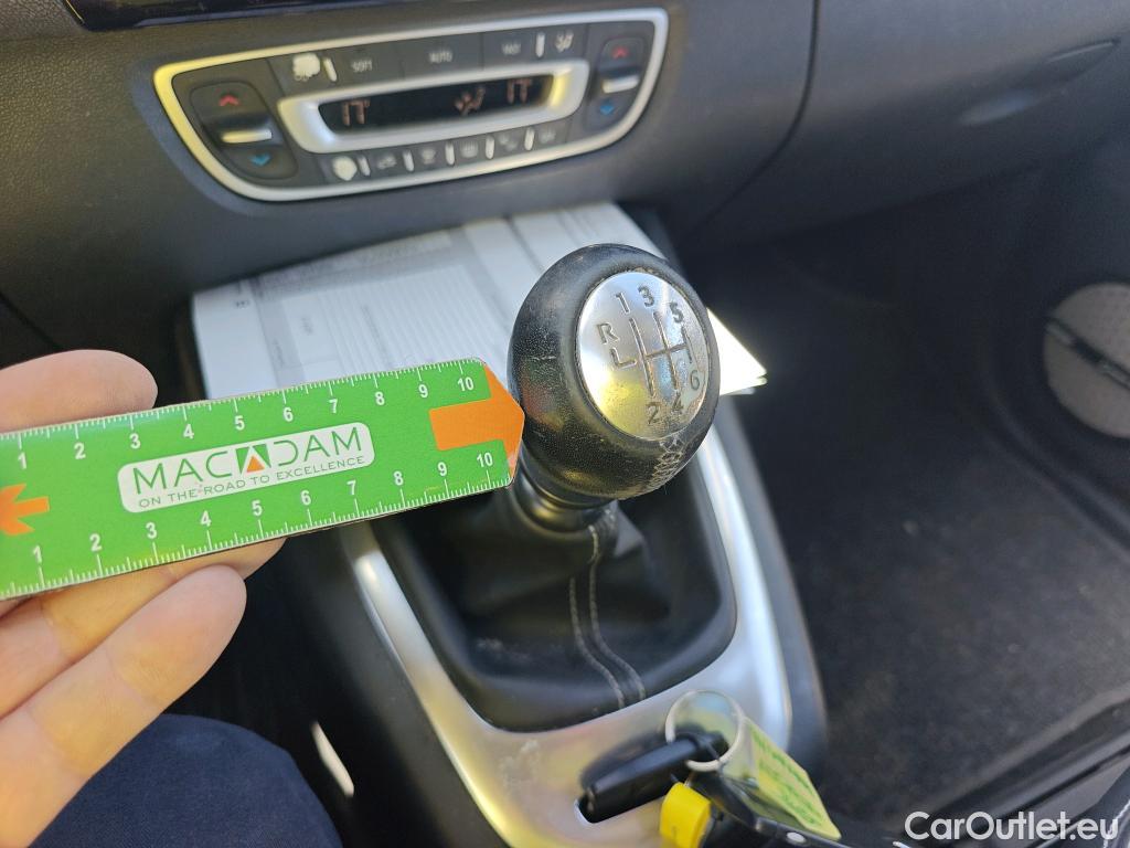  Renault  Scenic RENAULT SCÉNIC 5p 3G monovolumen compacto BOSE Energy dCi 130 eco2 Euro 6 #36