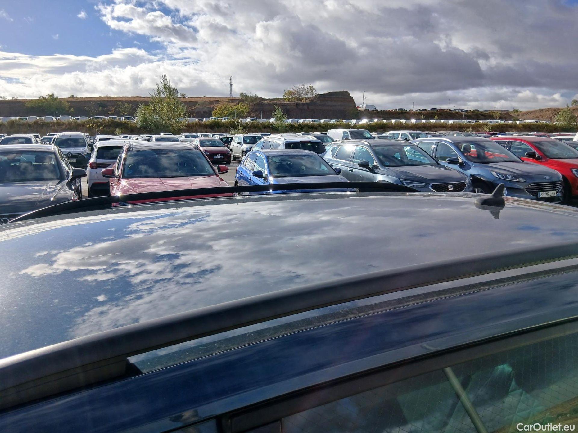  Volkswagen  Tiguan VOLKSWAGEN  / 2020 / 5P / todoterreno Life 2.0 TDI 90kW (122CV) #11