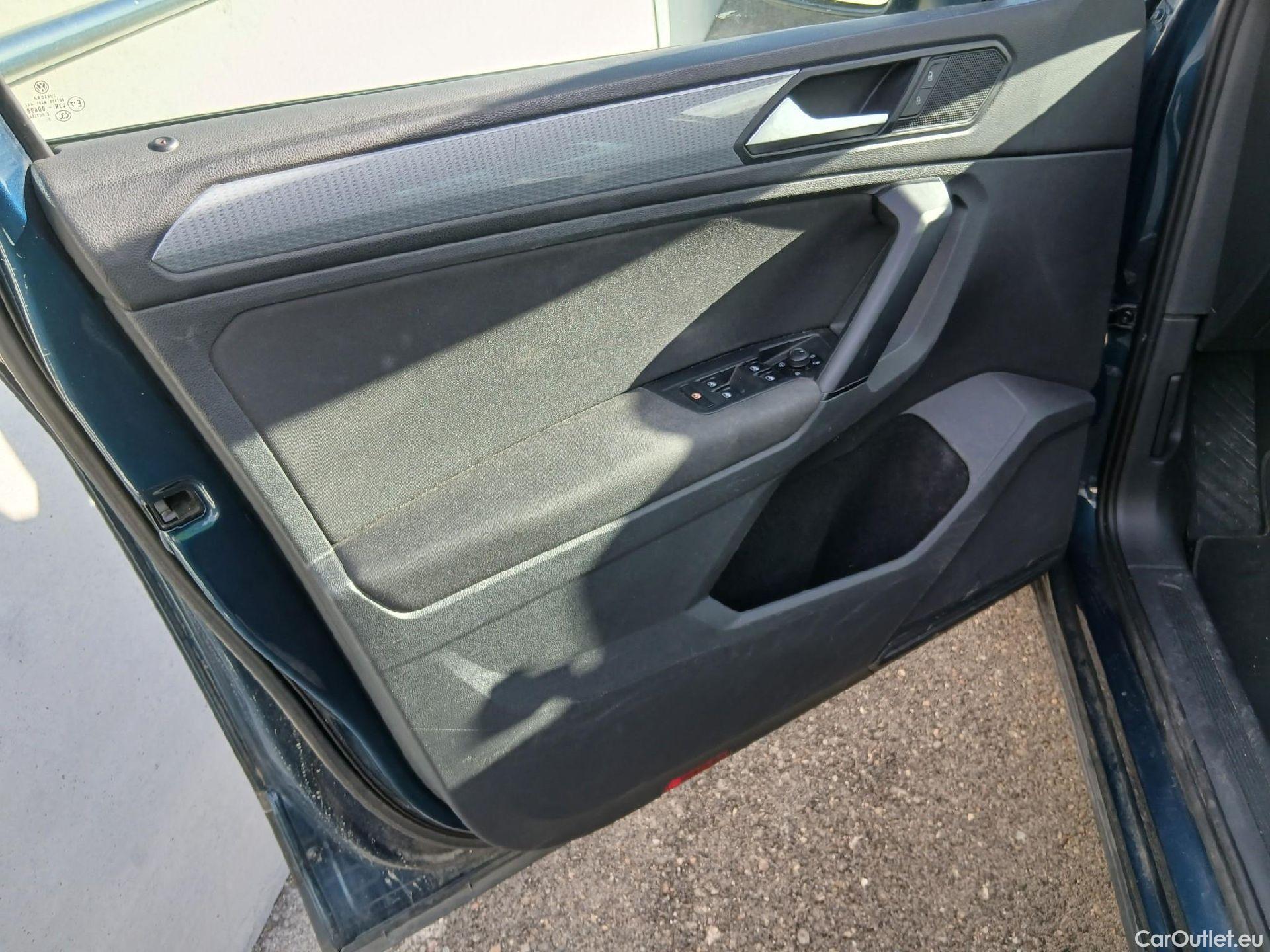  Volkswagen  Tiguan VOLKSWAGEN  / 2020 / 5P / todoterreno Life 2.0 TDI 90kW (122CV) #12