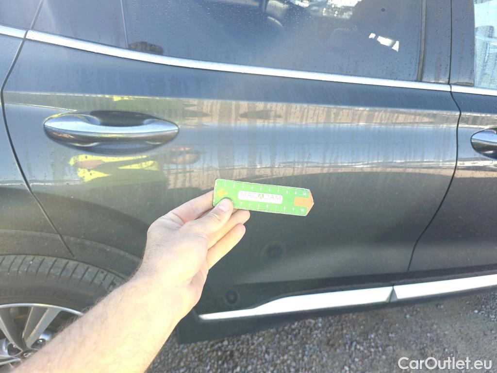  Hyundai  Santa Fe HYUNDAI  / 2018 / 5P / todoterreno 2.2 CRDi Tecno Auto 4x2 SR #21