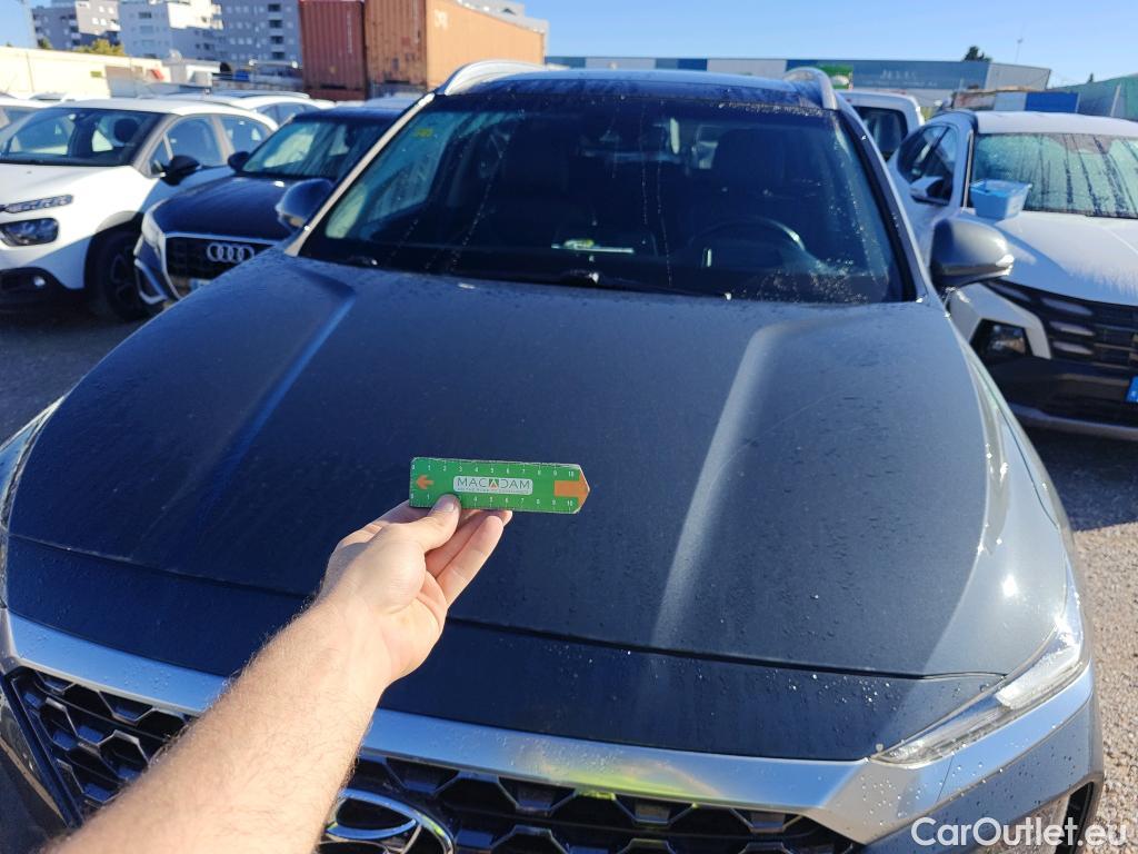  Hyundai  Santa Fe HYUNDAI  / 2018 / 5P / todoterreno 2.2 CRDi Tecno Auto 4x2 SR #19