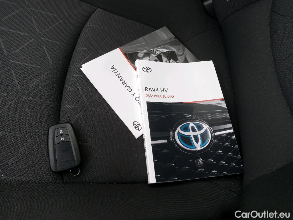  Toyota  RAV4 TOYOTA  / 2018 / 5P / todoterreno 2.5l 220H Advance #1