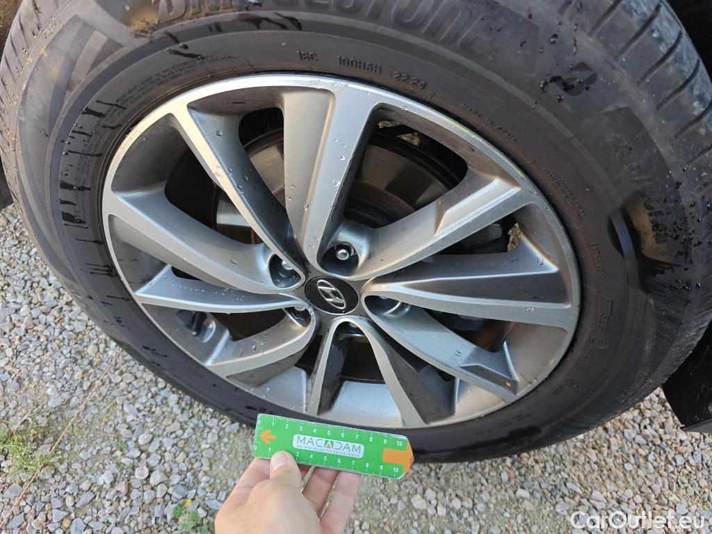  Hyundai  Santa Fe HYUNDAI  / 2018 / 5P / todoterreno 2.2 CRDi Tecno Auto 4x2 SR #47