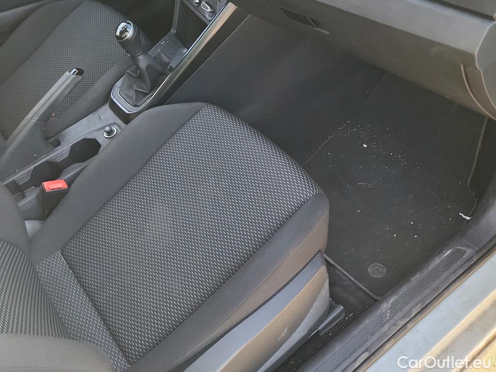  Volkswagen  Polo VOLKSWAGEN  / 2017 / 5P / berlina con portón Edition 1.0 59kW (80CV) #24