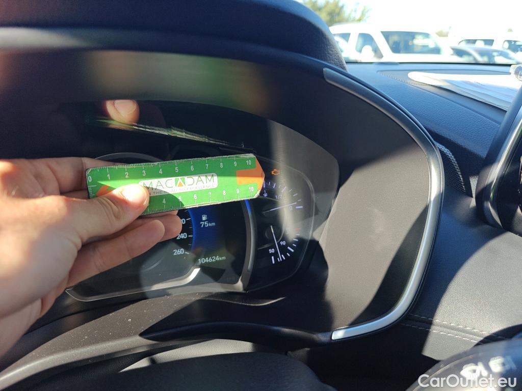  Hyundai  Santa Fe HYUNDAI  / 2018 / 5P / todoterreno 2.2 CRDi Tecno Auto 4x2 SR #45