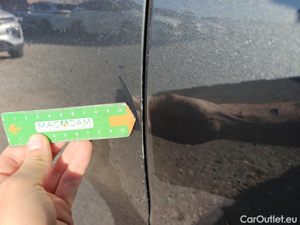  Hyundai  Santa Fe HYUNDAI  / 2018 / 5P / todoterreno 2.2 CRDi Tecno Auto 4x2 SR #17