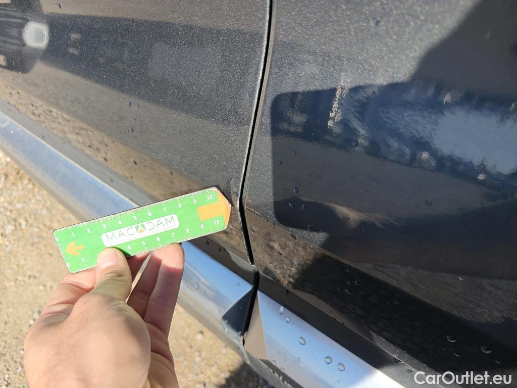  Hyundai  Santa Fe HYUNDAI  / 2018 / 5P / todoterreno 2.2 CRDi Tecno Auto 4x2 SR #18