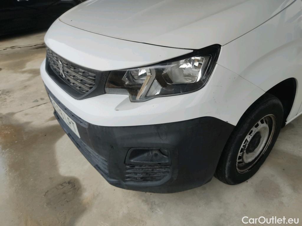  Peugeot  Partner PEUGEOT  / 2018 / 4P / furgón derivado de turismo Premium Standard 600kg BlueHDi 73kW (AC) #26
