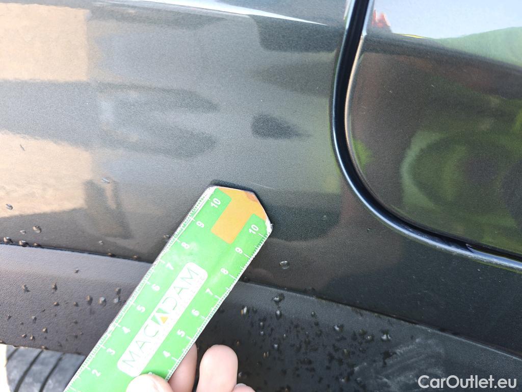  Hyundai  Santa Fe HYUNDAI  / 2018 / 5P / todoterreno 2.2 CRDi Tecno Auto 4x2 SR #50