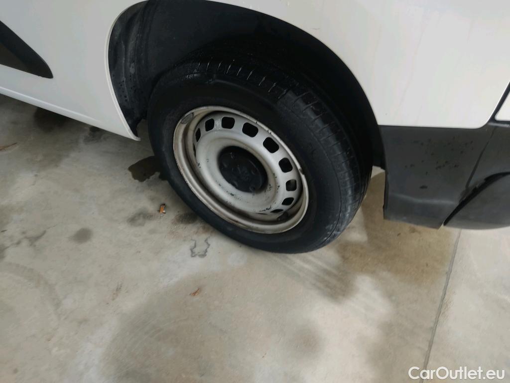  Peugeot  Partner PEUGEOT  / 2018 / 4P / furgón derivado de turismo Premium Standard 600kg BlueHDi 73kW (AC) #48