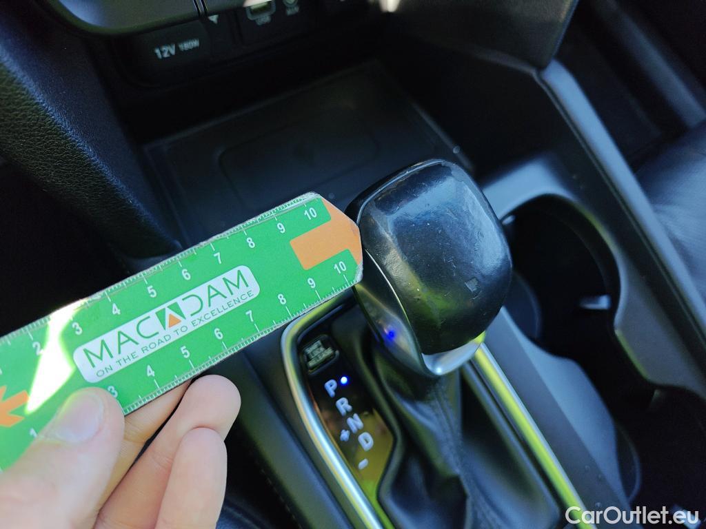  Hyundai  Santa Fe HYUNDAI  / 2018 / 5P / todoterreno 2.2 CRDi Tecno Auto 4x2 SR #31