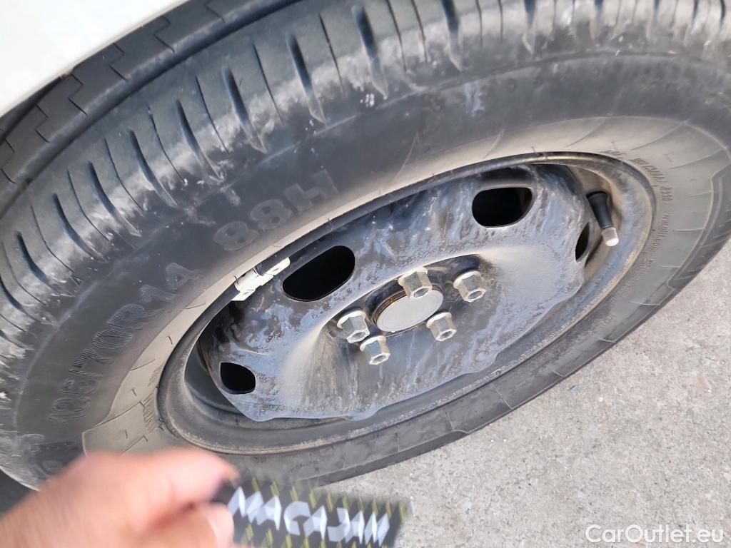  Volkswagen  Polo VOLKSWAGEN  / 2017 / 5P / berlina con portón Edition 1.0 59kW (80CV) #15