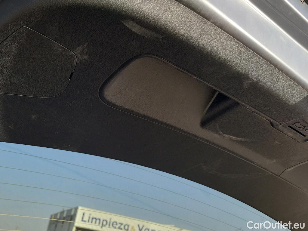  Hyundai  i20 HYUNDAI  / 2023 / 5P / berlina con portón 1.0 TGDI Klass #19