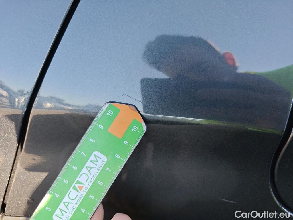  Hyundai  Santa Fe HYUNDAI  / 2018 / 5P / todoterreno 2.2 CRDi Tecno Auto 4x2 SR #51