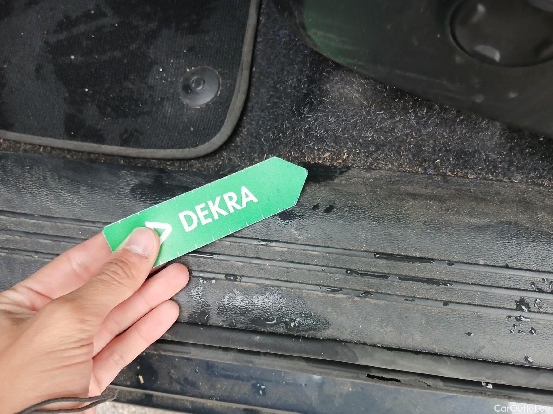  Volvo  XC 40 VOLVO XC40 / 2017 / 5P / todoterreno 2.0 D3 Momentum Pro Auto #4