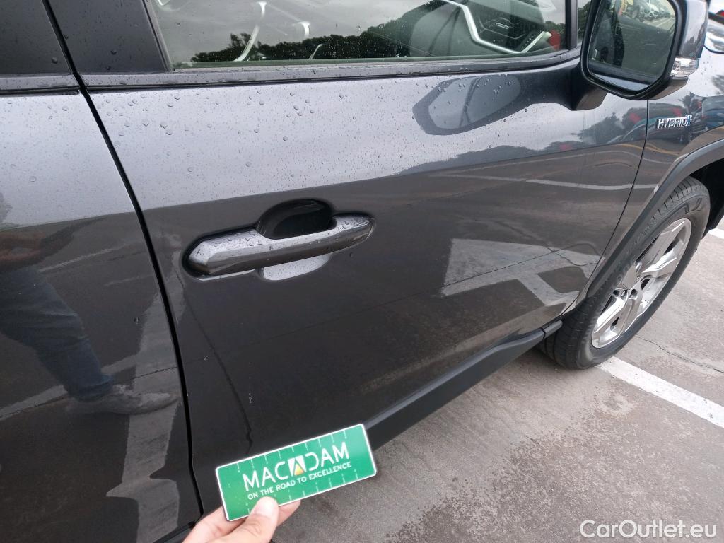  Toyota  RAV4 TOYOTA  / 2018 / 5P / todoterreno 2.5l 220H Advance #32