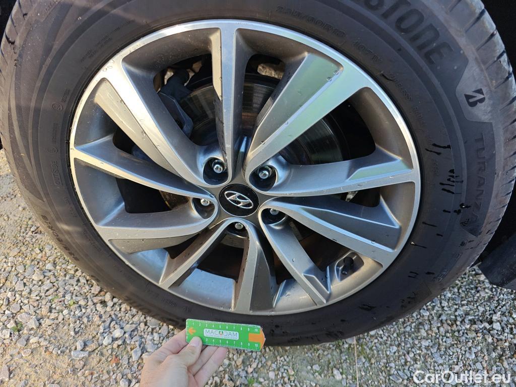  Hyundai  Santa Fe HYUNDAI  / 2018 / 5P / todoterreno 2.2 CRDi Tecno Auto 4x2 SR #6