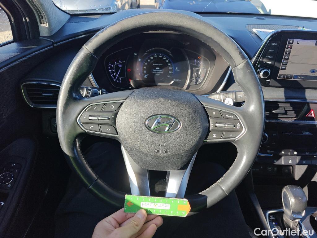  Hyundai  Santa Fe HYUNDAI  / 2018 / 5P / todoterreno 2.2 CRDi Tecno Auto 4x2 SR #33