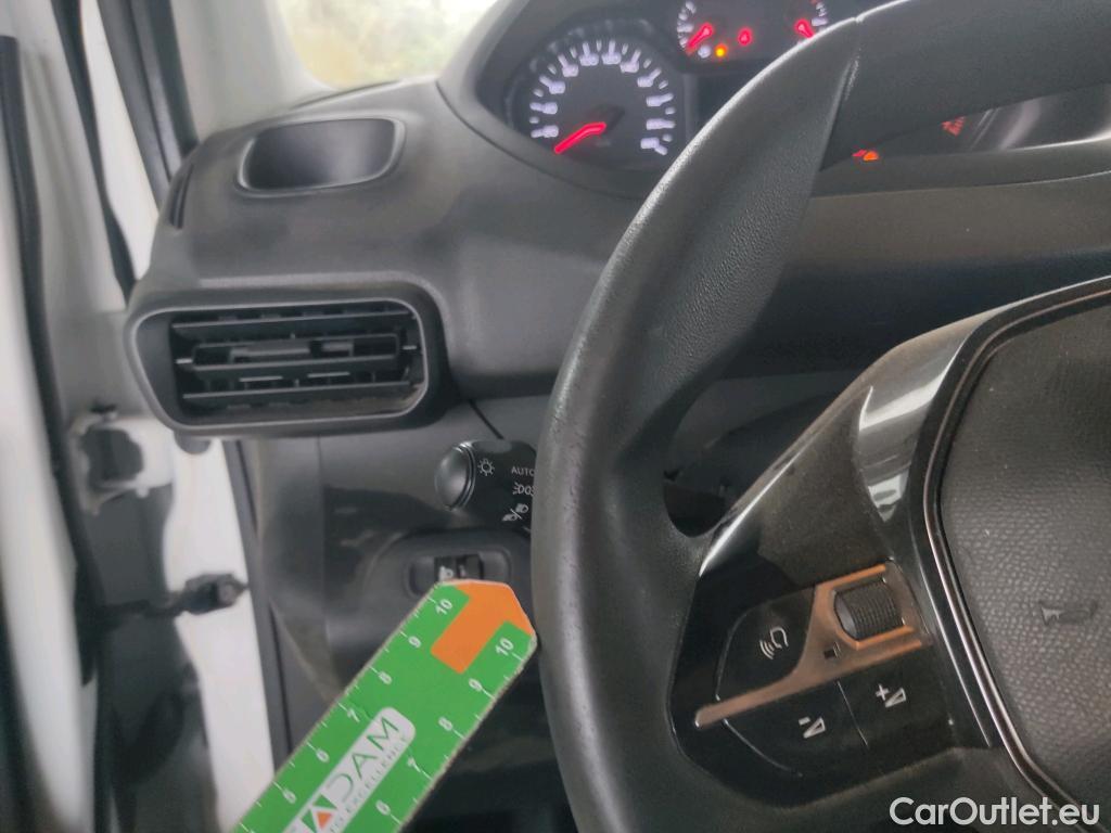  Peugeot  Partner PEUGEOT  / 2018 / 4P / furgón derivado de turismo Premium Standard 600kg BlueHDi 73kW (AC) #45