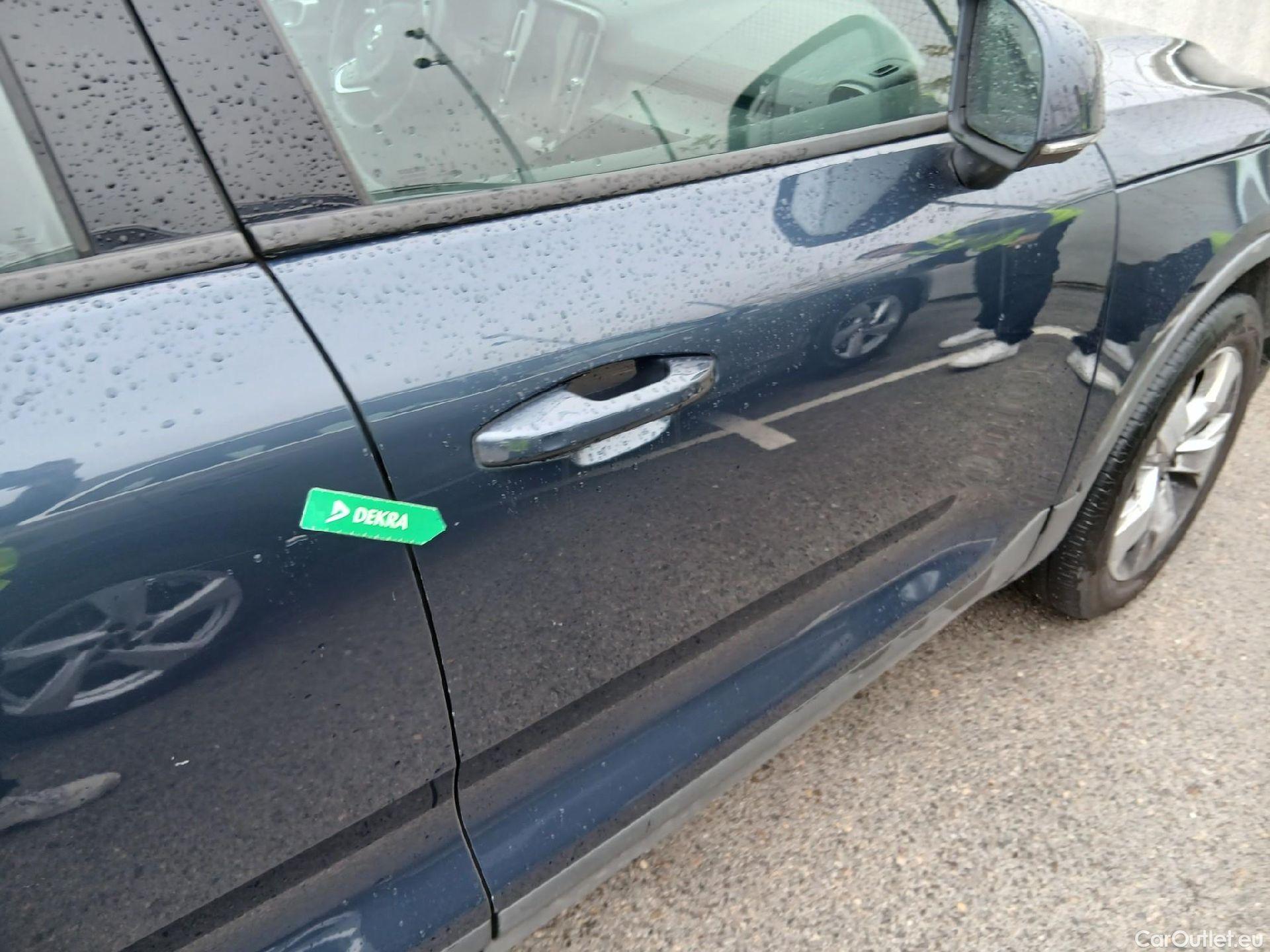  Volvo  XC 40 VOLVO XC40 / 2017 / 5P / todoterreno 2.0 D3 Momentum Pro Auto #25